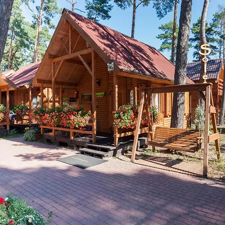 Homes Near The Seaside Beach, Поберово