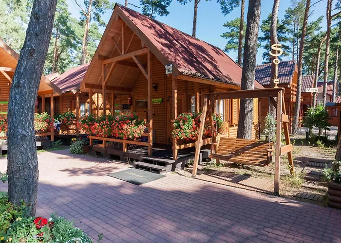 Homes Near The Seaside Beach, Поберово